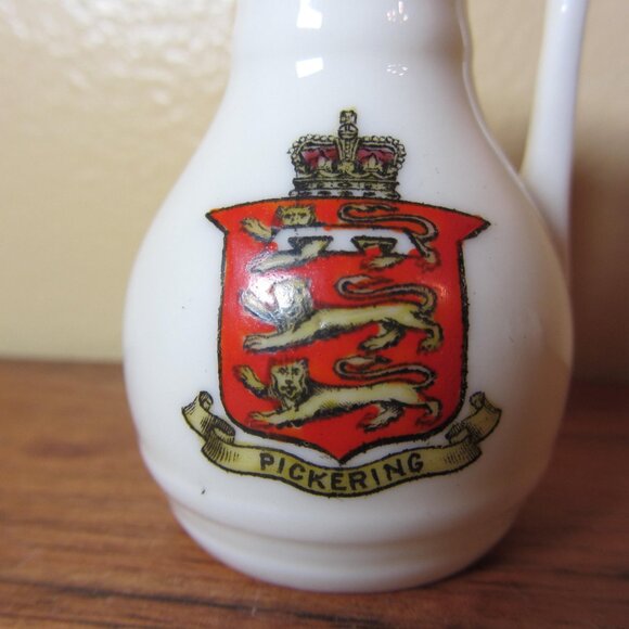 W.H. Goss crested heraldry china vintage Pickering (GC066 Grace) - Picture 3 of 8